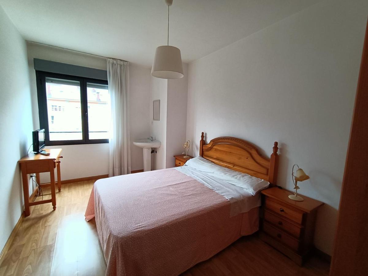 Pension Paseo Real Onís Екстериор снимка