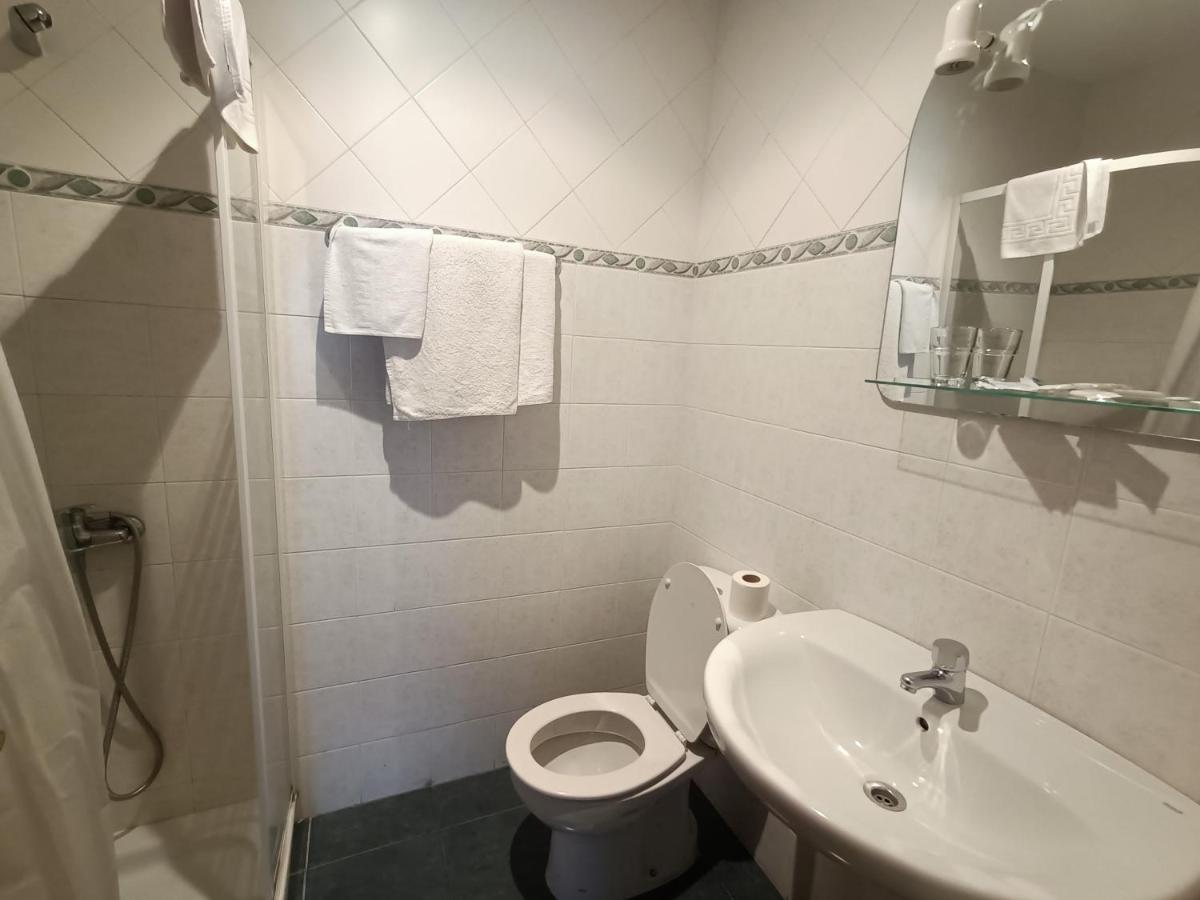 Pension Paseo Real Onís Екстериор снимка