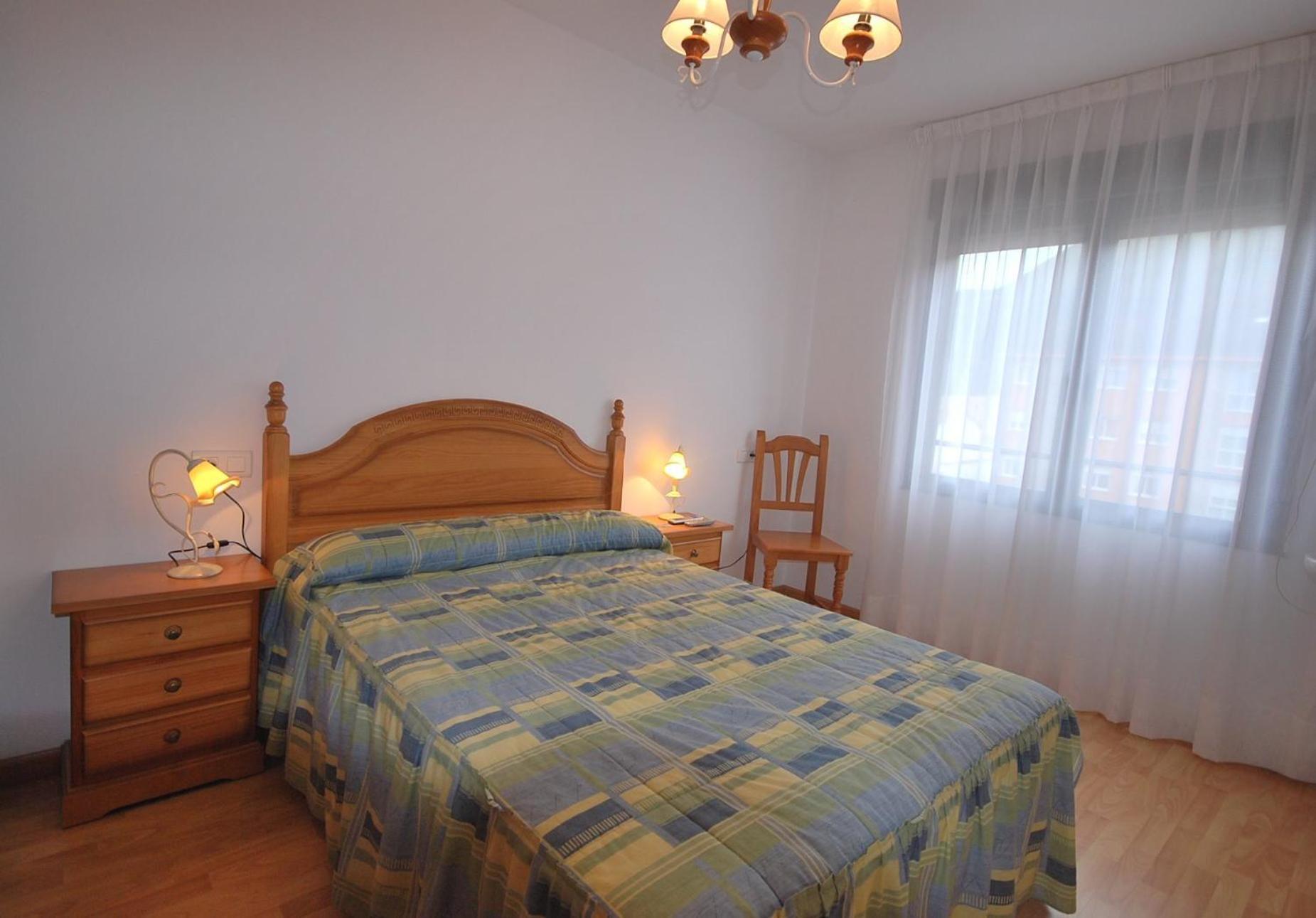 Pension Paseo Real Onís Екстериор снимка