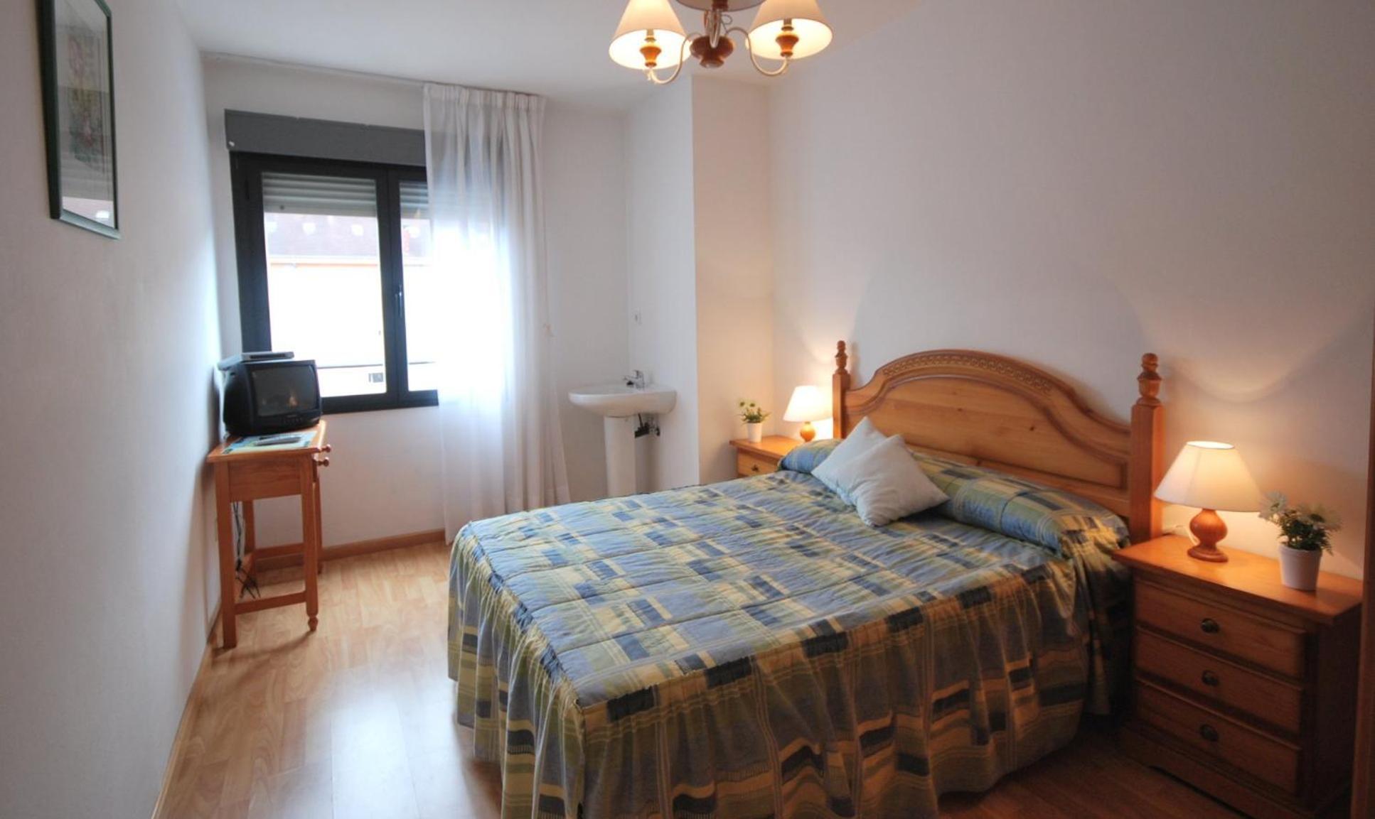Pension Paseo Real Onís Екстериор снимка